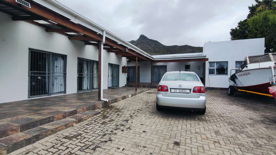 7 Bedroom Property for Sale in Kleinmond Western Cape